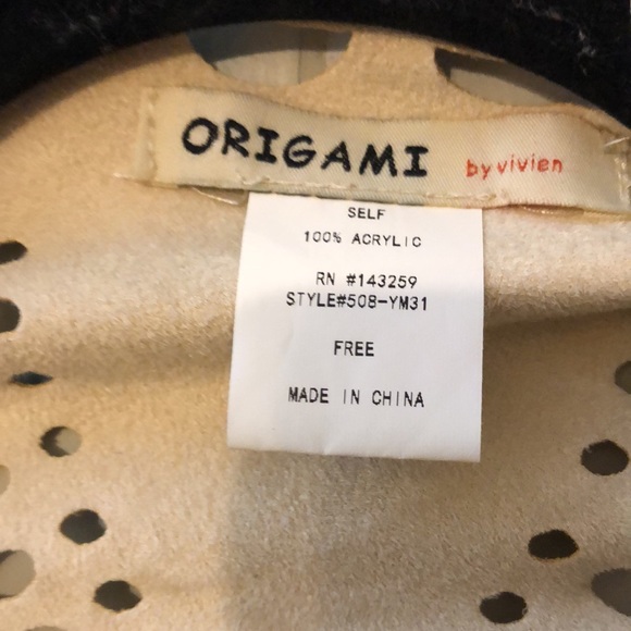 Origami by vivien shawl wrap - Picture 3 of 4